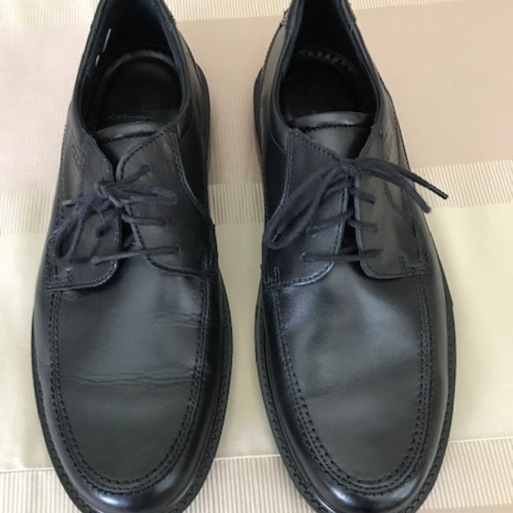 Ecco Men Black Shoes - size 43 (NWOT)